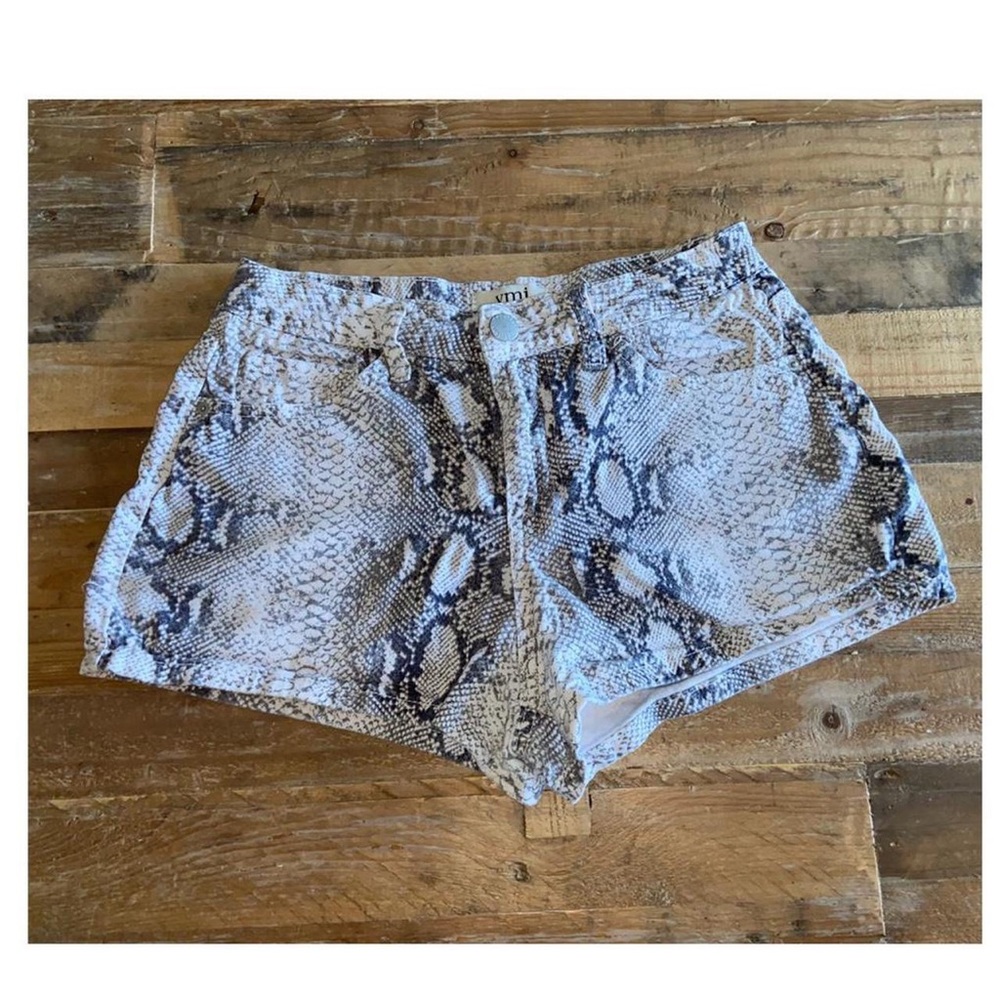 white snake print shorts